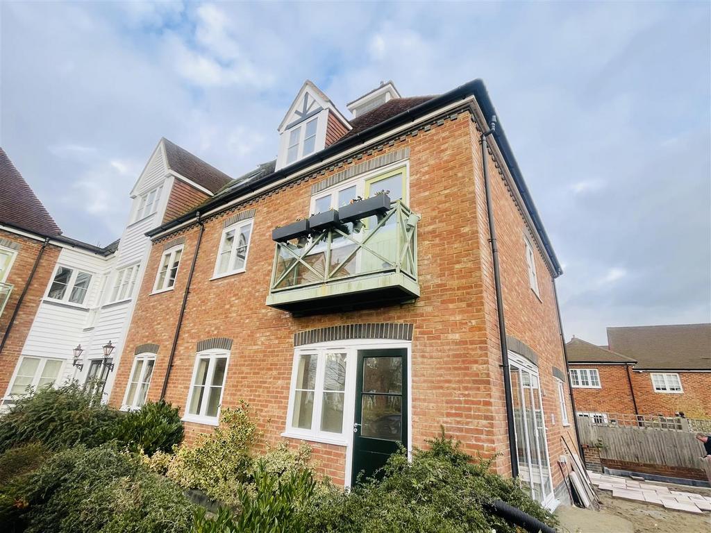 Bridewell Lane, 10 Jubilee Apartments, Tenterden TN30 2 bed flat to