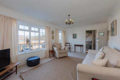 44 Valley Road, Henley-on-thames, RG9 1RR