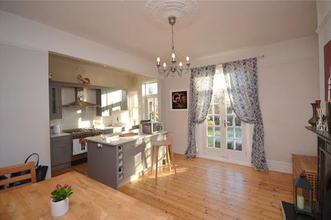 4 bedroom terraced house for sale, St. Pauls Road, Mirfield, West Yorkshire, WF14