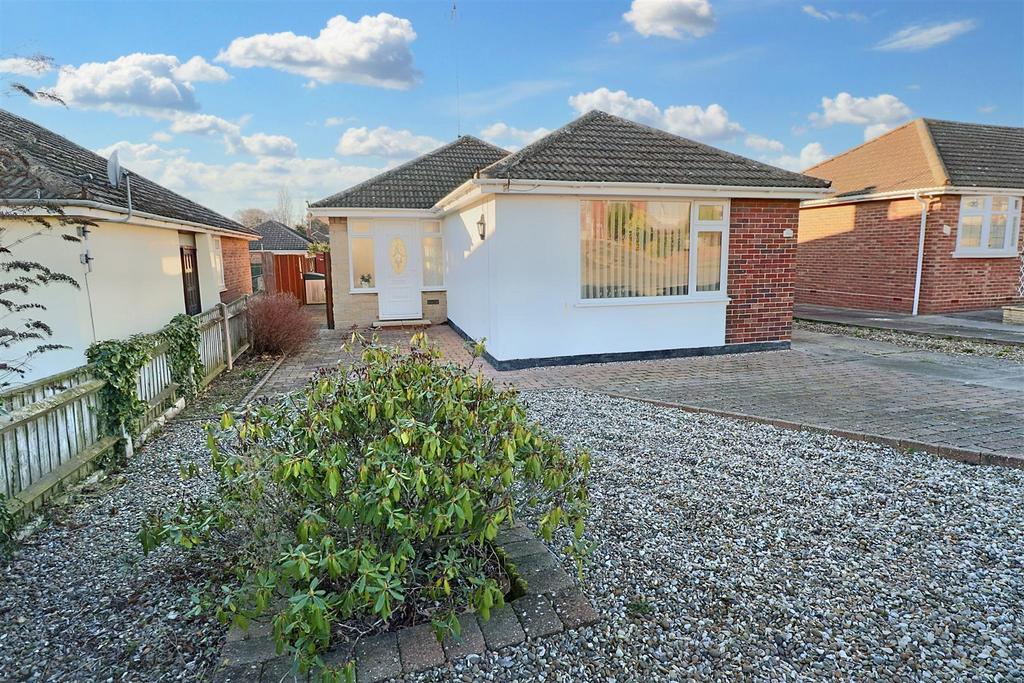 Orford Drive, Oulton Broad, Lowestoft 2 bed detached bungalow for sale