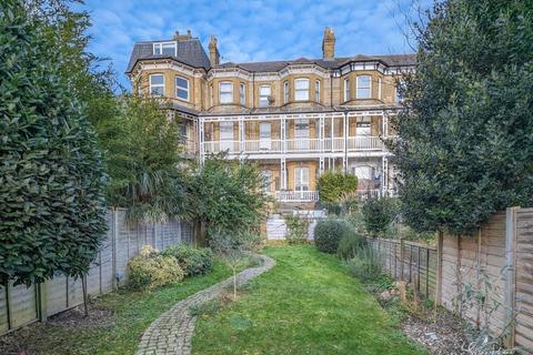 2 bedroom flat for sale, St. Boniface Road, Ventnor