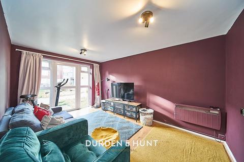 149 Ibscott Close, Dagenham, RM10 9YU