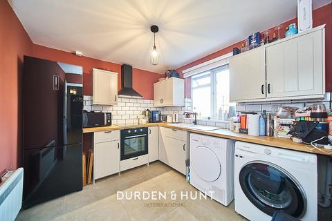 149 Ibscott Close, Dagenham, RM10 9YU
