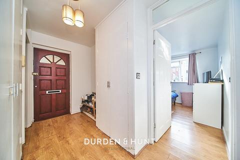 149 Ibscott Close, Dagenham, RM10 9YU