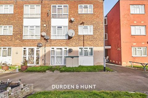 149 Ibscott Close, Dagenham, RM10 9YU