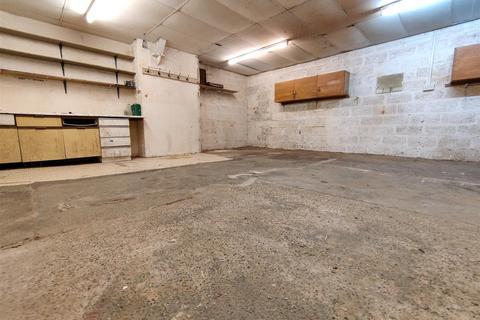 Workshop & retail space to rent, Colne Valley Business Park, Linthwaite