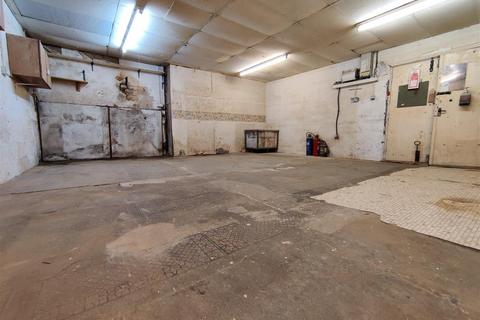 Workshop & retail space to rent, Colne Valley Business Park, Linthwaite