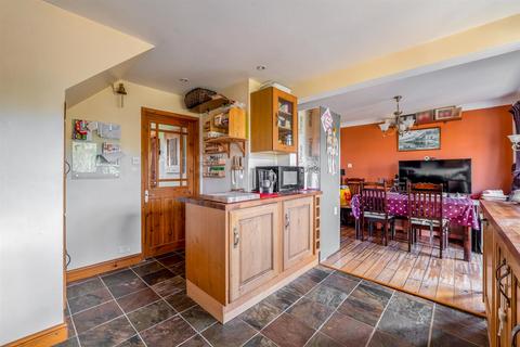 8 Brookside, Alderton, Tewkesbury, GL20 8NU