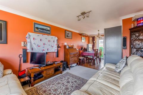 8 Brookside, Alderton, Tewkesbury, GL20 8NU