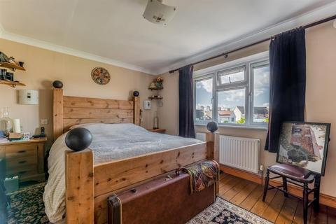 8 Brookside, Alderton, Tewkesbury, GL20 8NU