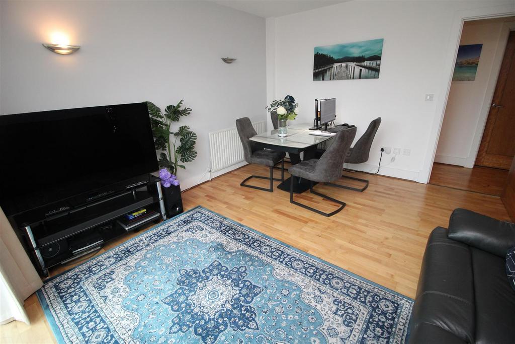 Dolphin Quays, The Quay, Poole 2 bed apartment for sale £259,950