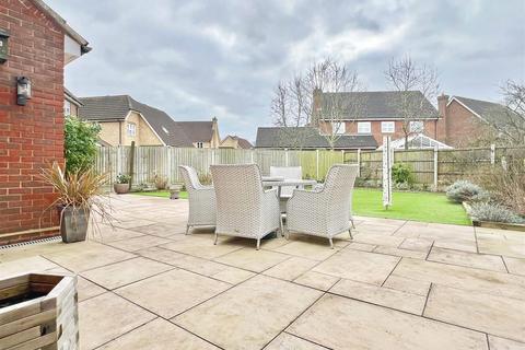 15 Harnham Drive, Great Notley, Braintree, CM77 7YX