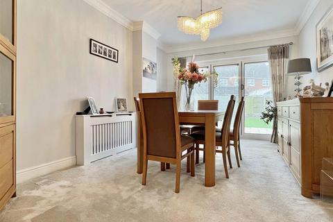15 Harnham Drive, Great Notley, Braintree, CM77 7YX