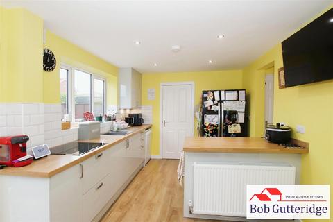 17 Trecastle Grove, Stoke-on-trent, ST3 7FR