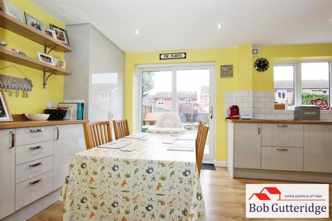 17 Trecastle Grove, Stoke-on-trent, ST3 7FR