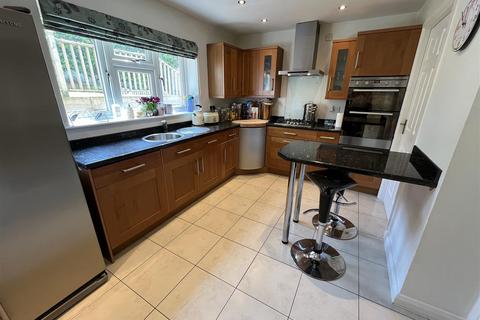 4 bedroom detached house for sale, Lowden, Lowden, Central Chippenham SN15
