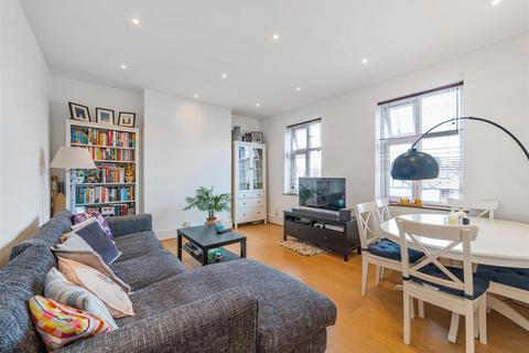 3 bedroom flat for sale, All Souls Avenue, London NW10