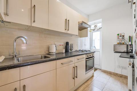 3 bedroom flat for sale - All Souls Avenue, London NW10