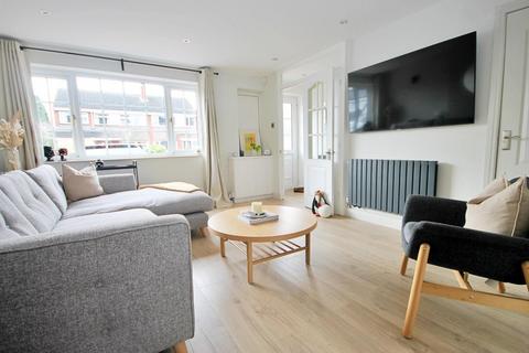 27 Collett, Tamworth, B77 2DY