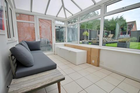 27 Collett, Tamworth, B77 2DY