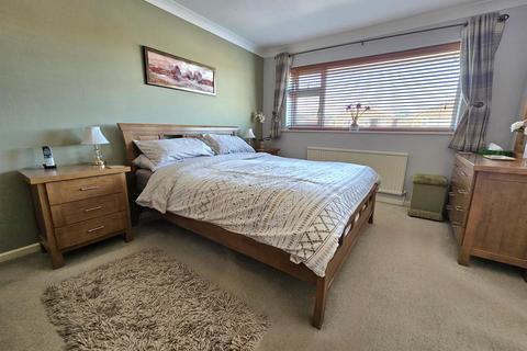 13 Lambourne Avenue, Huntley, Gloucester, GL19 3HW