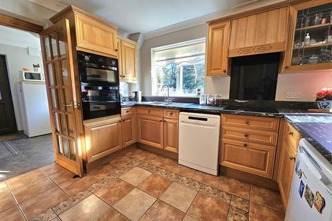 13 Lambourne Avenue, Huntley, Gloucester, GL19 3HW