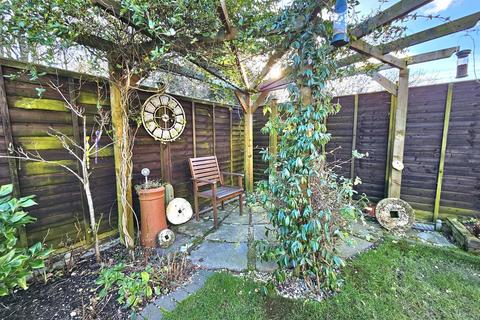 13 Lambourne Avenue, Huntley, Gloucester, GL19 3HW