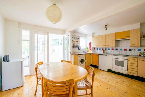 18 Kirkby Close, Cambridge, CB4 1XP