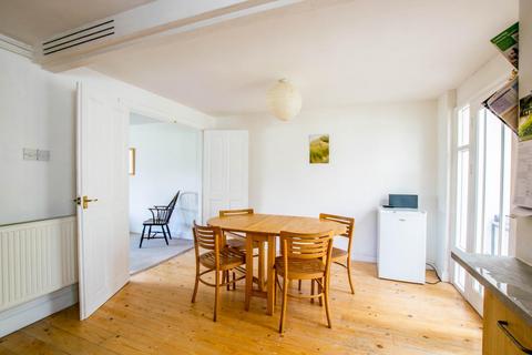 18 Kirkby Close, Cambridge, CB4 1XP