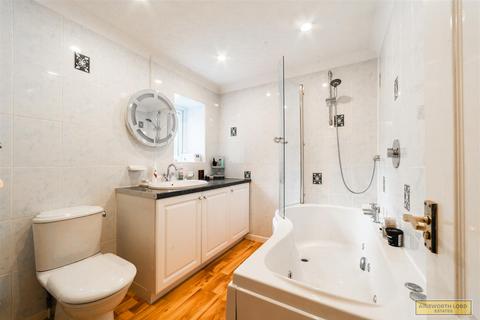 11 Ewood, Blackburn, BB2 4LL