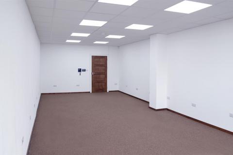 Office to rent, Lyon Way, Greenford, UB6 0BN