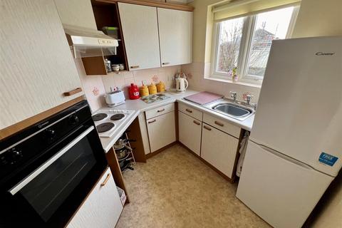 2 bedroom retirement property for sale, Haslucks Green Road, Shirley, Solihull