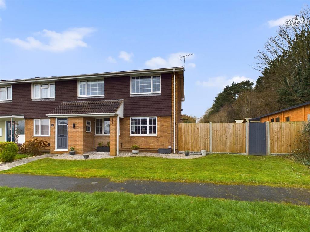 Woodland Green, Upton St. Leonards, Gloucester 3 bed end of terrace
