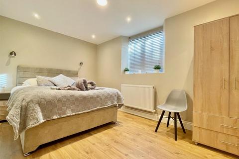 1 bedroom detached bungalow for sale, High Street, Brasted, Westerham