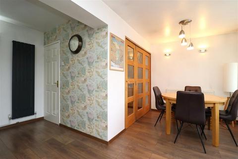 18 Barnards Drive, South Cave, Brough, HU15 2HL