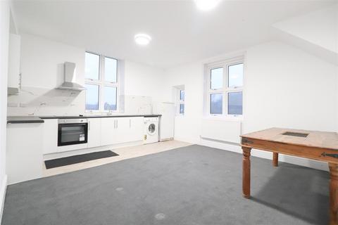 3 bedroom apartment to rent, London Road, Ryton-On-Dunsmore CV8