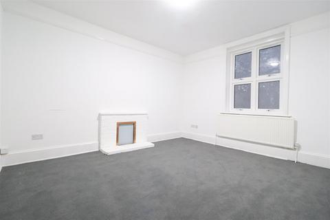 3 bedroom apartment to rent, London Road, Ryton-On-Dunsmore CV8