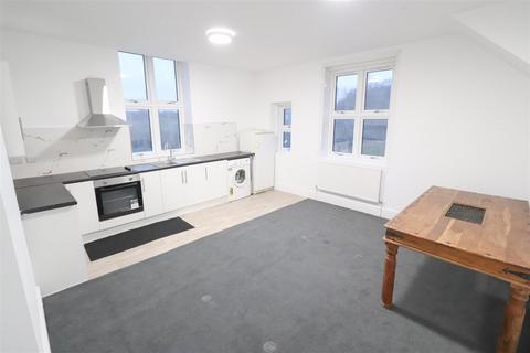 3 bedroom apartment to rent, London Road, Ryton-On-Dunsmore CV8