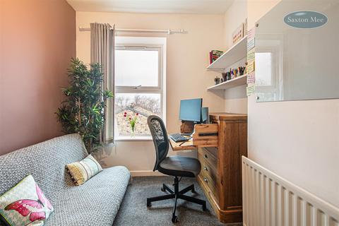 210 Lydgate Lane, Sheffield, S10 5FS