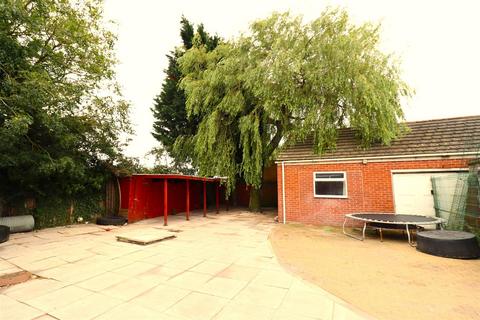 5 bedroom detached house for sale, Hull Road, Eastrington, Goole