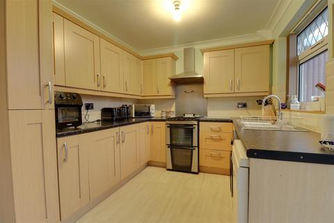 3 bedroom semi-detached house for sale - Parkstone Drive, Crewe