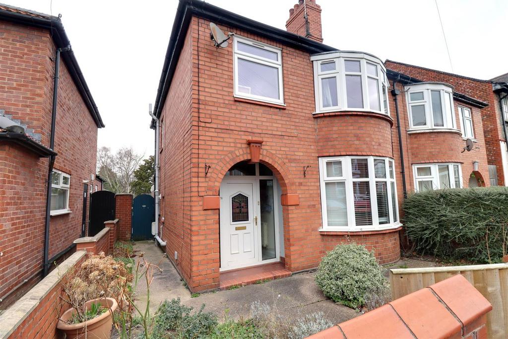 Gainsborough Road, Crewe 3 bed semidetached house for sale £180,000