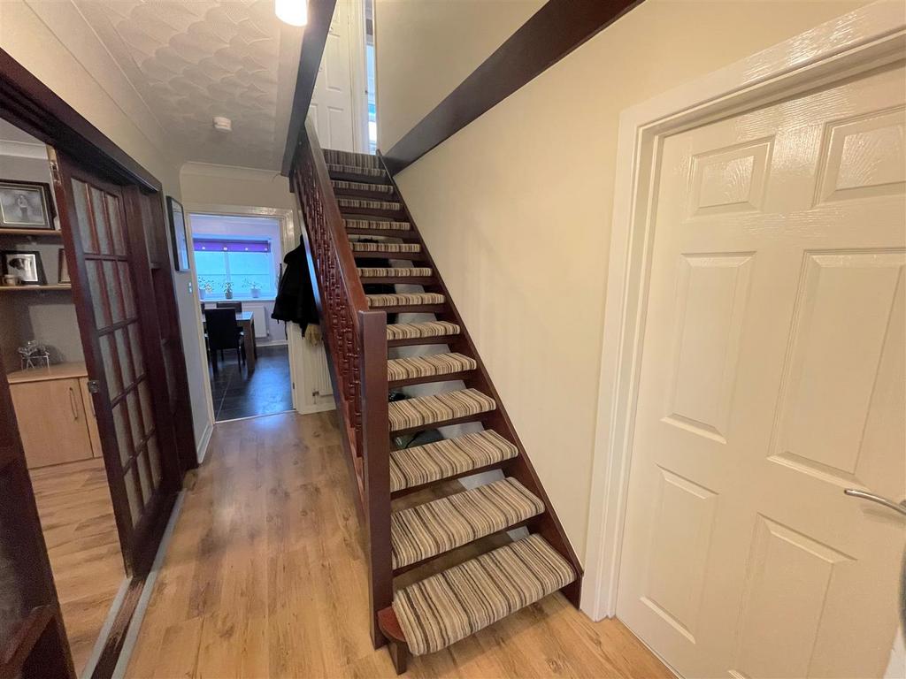Bittern Court, Leiros Park, Rhyddings, Neath 5 bed detached house for