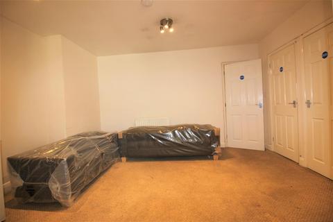 6 bedroom semi-detached house to rent, Campion Close, Uxbridge