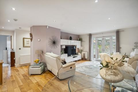 2 bedroom apartment for sale, Hermitage Lane, Windsor SL4