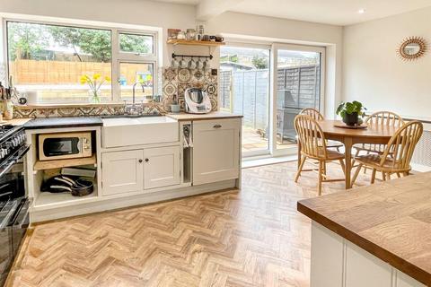 57 Dacombe Drive, Poole, BH16 5JJ