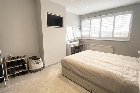 57 Dacombe Drive, Poole, BH16 5JJ