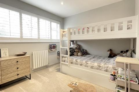 57 Dacombe Drive, Poole, BH16 5JJ