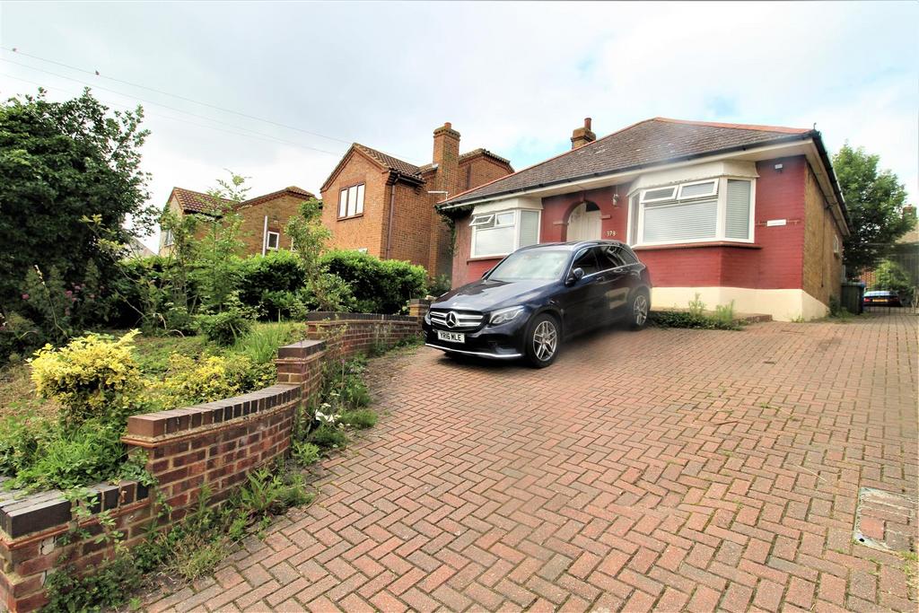 Minster Road, Minster On Sea, Sheerness 2 bed detached bungalow for