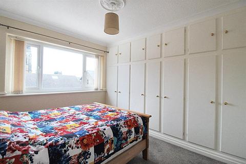 2 bedroom semi-detached bungalow for sale - St. Johns Drive, Birkby, Huddersfield, HD1 5DZ